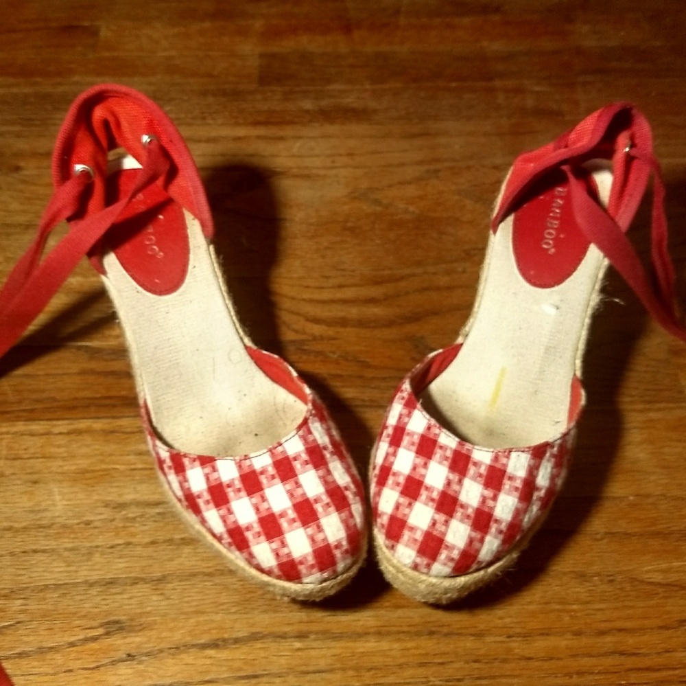 Bamboo Red and White wedges